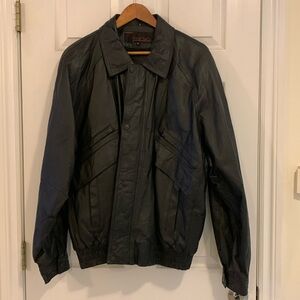 Men’s leather bomber